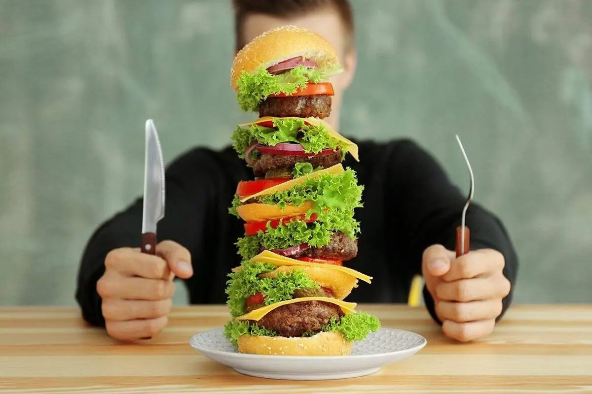 با عجله غذا خوردن چه خطراتی برای سلامتی دارد؟