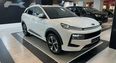 آغاز تحویل جدیدترین شاسی بلند کرمان موتور (+عکس و مشخصات خودرو) 