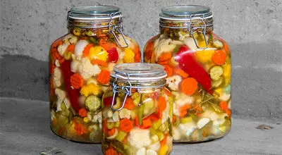 چگونه شور گل‌کلم فوری و خوش‌طعم درست کنیم؟