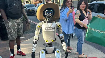 وقتی ربات‌ها هم شوخی می‌کنند!