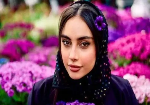 استایل رنگی گلاب آدینه در اکران مردمی سریال «بامداد خمار» در قزوین + عکس
