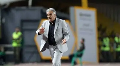 اگر لیگ را برگزار نمی‌کنید، جام استقلال را بدهید!