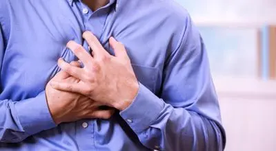 درد قفسه سینه؛ زنگ خطر بیماری قلبی و ضرورت اقدامات فوری
