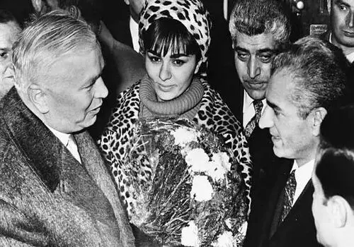 انتشار پاسپورت فرح پهلوی توسط گروه هکری/ اسم پدر فرح و الان تبعه کدام کشور است؟/عکس