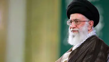 نوشته معنادار روی انگشت رهبر انقلاب در دیدار امروز/عکس 
