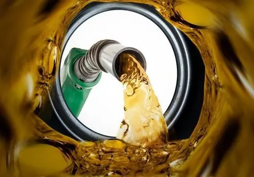 مجلس با افزایش قیمت بنزین مخالفت کرد