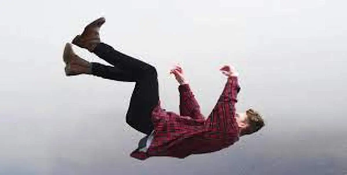 ۴ دلیل پرش در خواب که احساس سقوط می کنیم؟ !
