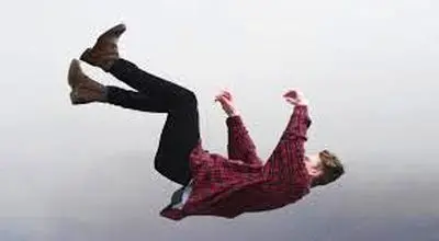 ۴ دلیل پرش در خواب که احساس سقوط می کنیم؟ !
