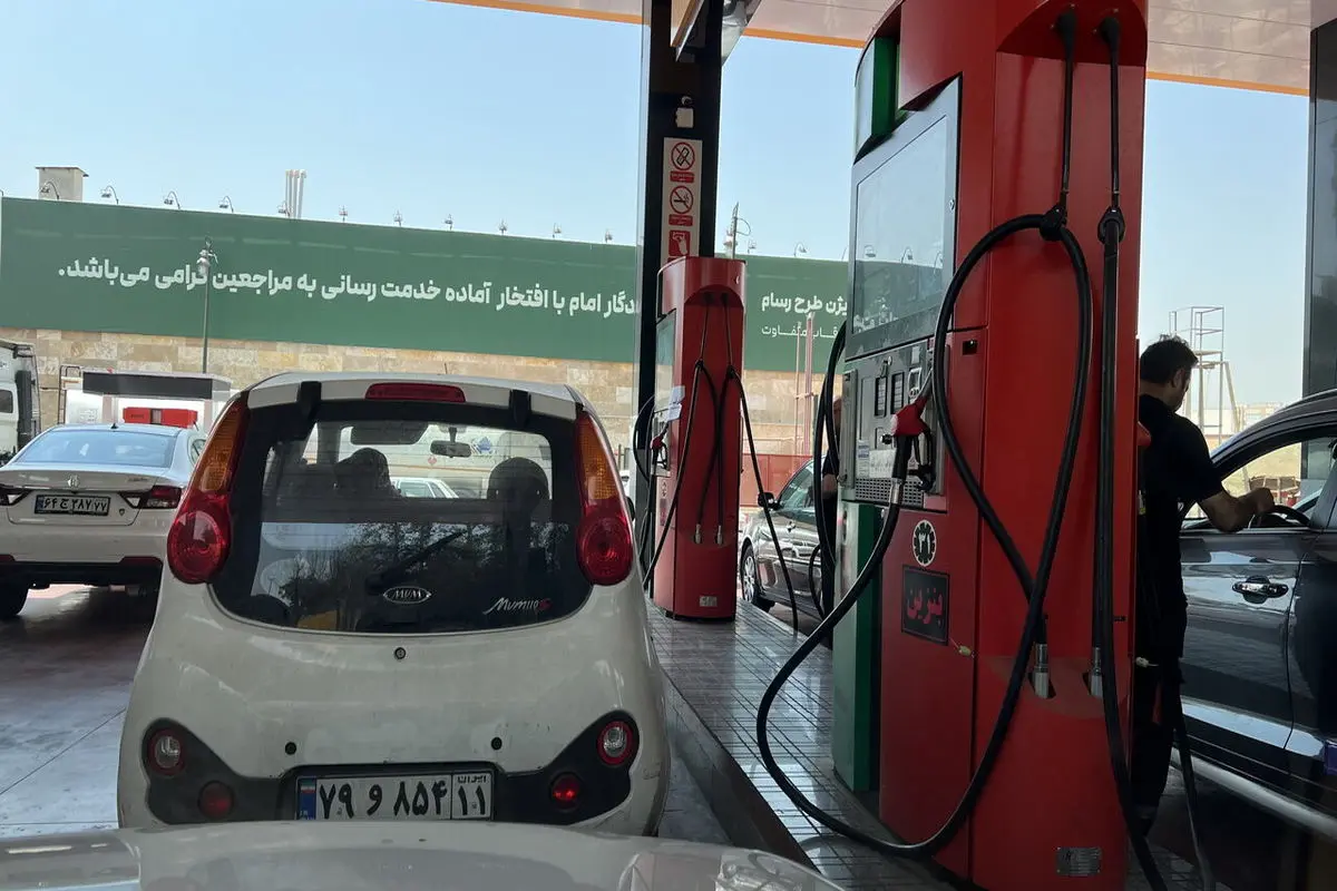 کاسبی زیرپوستی با مکملهای بنزین؛ وقتی جایگاهداران به اجبار میفروشند