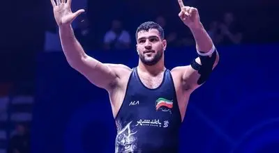 آقای دبیر بگذار پسرم از ایران برود تا فنا نشود