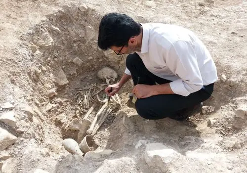 چرا روی کیک تولد علی اوجی انگشتر طلا بود؟/عکس