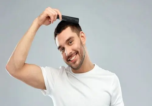 کاشت مو در سنین پایین؛ تصمیم درست یا اشتباه بزرگ؟