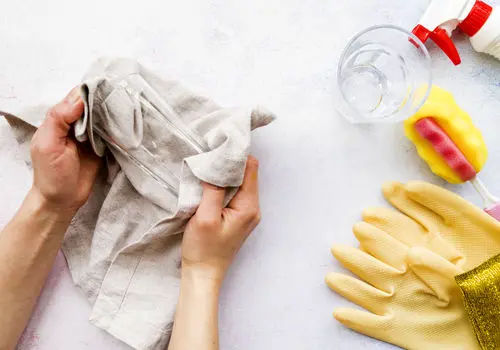 راهکارهای موثر برای پاک کردن لکه چای و قهوه از روی لباس
