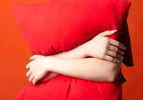 از گیاهان تا حیوانات خانگی: چگونه با عوامل آلرژی‌زا در خانه مبارزه کنیم؟