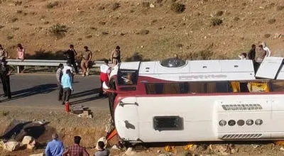 واژگونی اتوبوس اصفهان-مشهد
