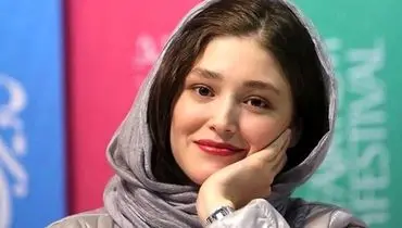 تیپ ناهماهنگ فرشته حسینی در اکران یک فیلم