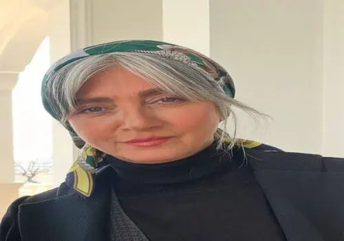 «طناز طباطبایی» در 27 سالگی با لباس «رفتگری»؛ سال 1390 