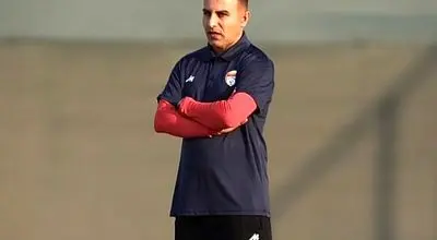 کنایه حسین کعبی به یک استقلالی؛ او به کتاب خواندن رو آورده اما زیادی کتاب خواندن هم اثر منفی می گذارد!