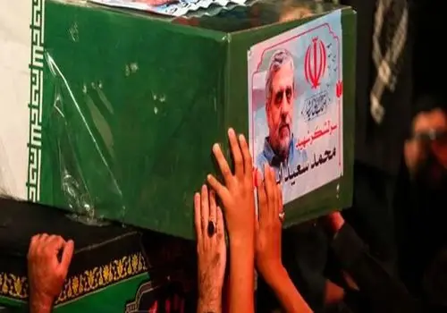  پیکر سرلشکر سعید ایزدی وارد مصلای قدس قم شد 