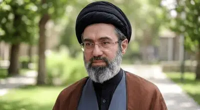 رهبر انقلاب: باید گریبان جنایتکاران جنگی میناب و لامِرد در محاکم قضائی داخلی و بین‌المللی گرفته شود