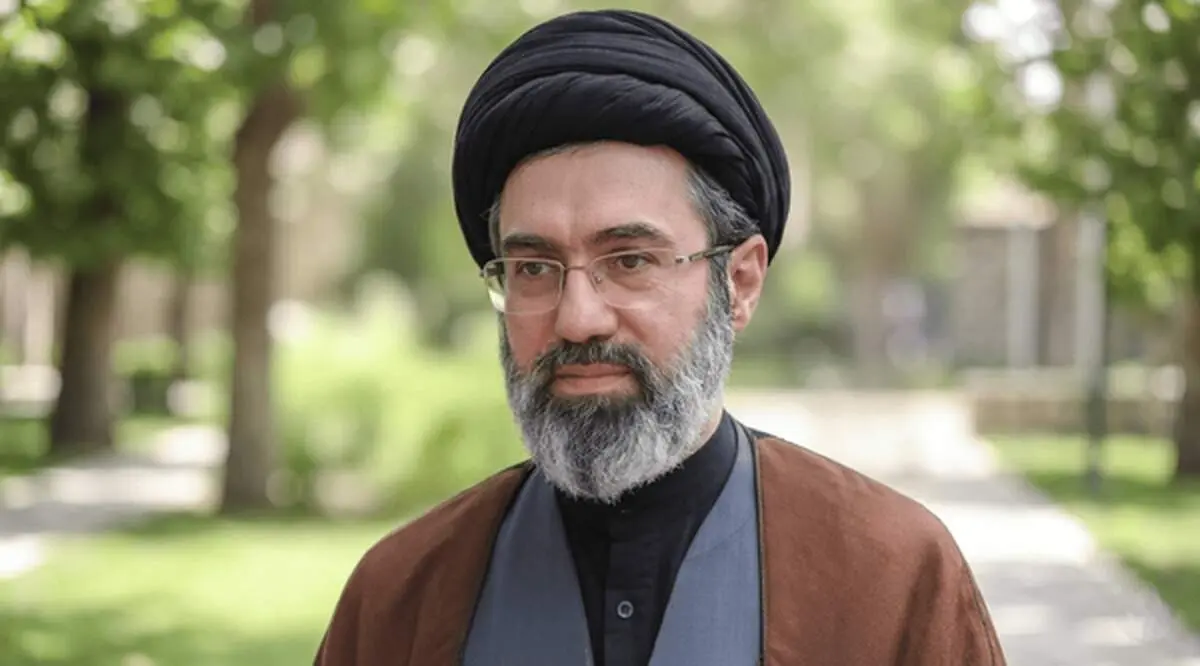رهبر انقلاب: باید گریبان جنایتکاران جنگی میناب و لامِرد در محاکم قضائی داخلی و بین‌المللی گرفته شود