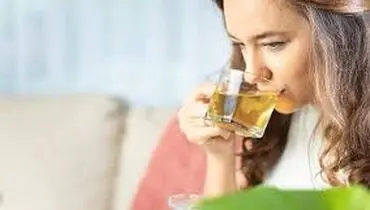 
آیا نوشیدن چای داغ در اول صبح به بهبود عفونت معده کمک می‌کند
