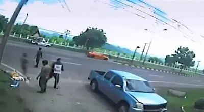 لحظه جدا شدن روح از بدن یک زن در تصادف رانندگی/ فیلمی که جهان را تکان داد/ ویدئو