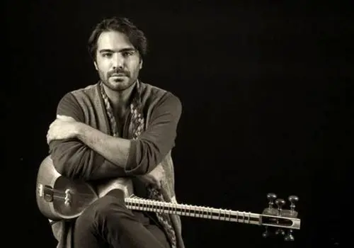 استوری آزیتا موگویی از حرکت زیبای علی قمصری در دفاع از زیرساختهای کشور