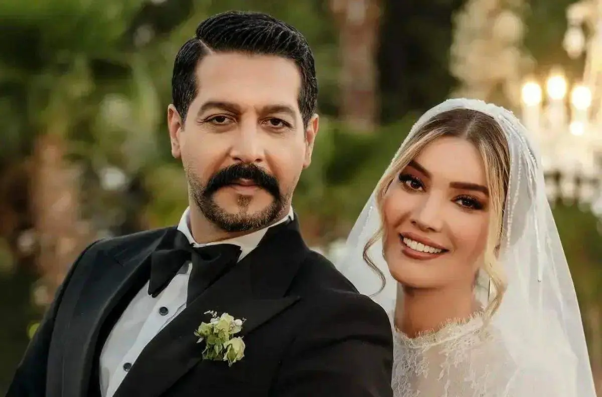 این زوج واقعاً به هم می‌آیند! قاب تماشایی از متین ستوده و همسرش کامران تفتی!