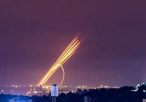 اصابت موفق موشک های ایرانی به پایگاه هوایی رامون در اسرائیل+ فیلم