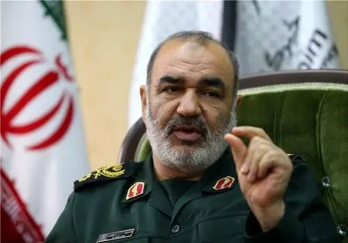فرمانده کل سپاه: در حالی که در جنگ کاملیم هیچ چیز جنگی نیست