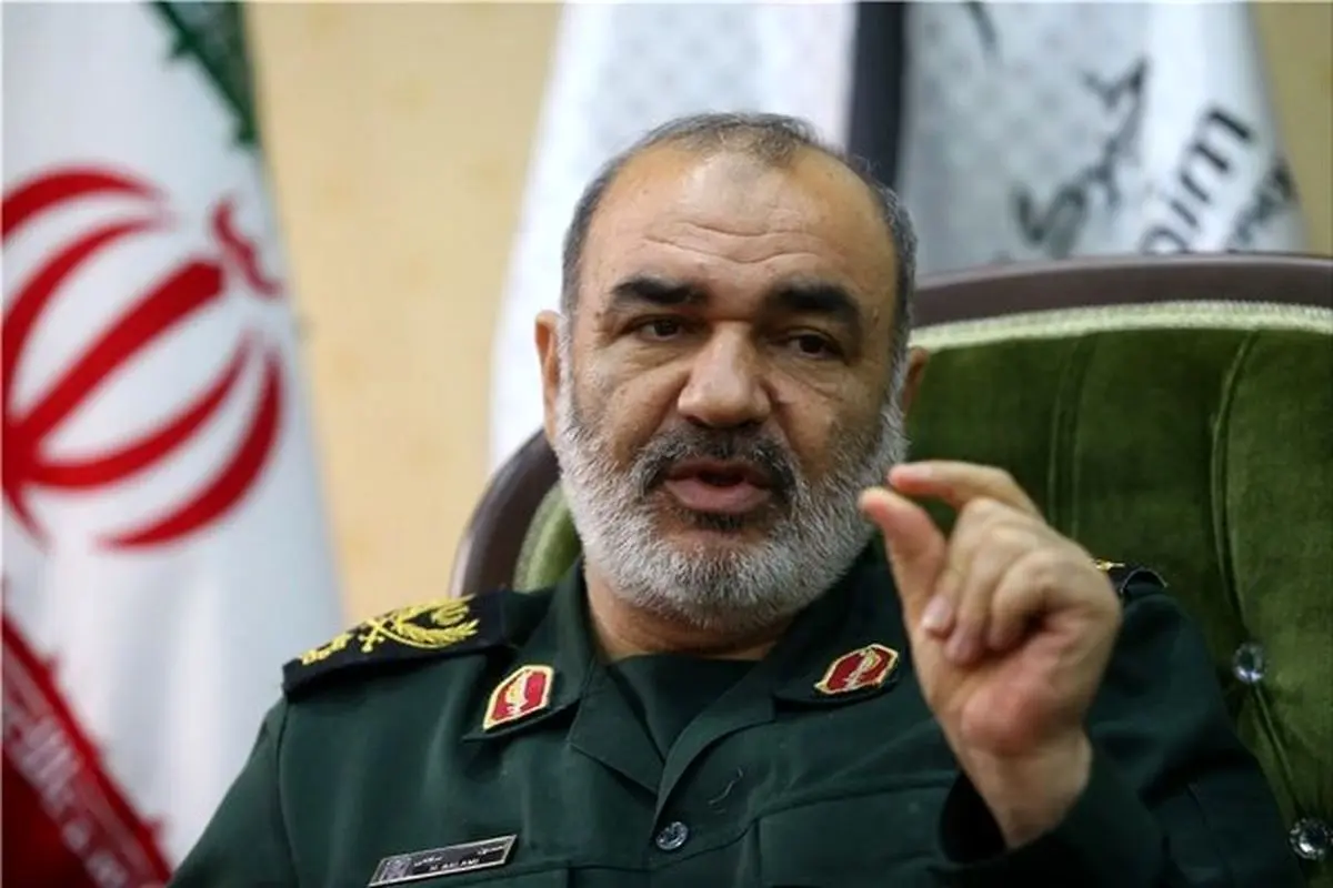 فرمانده کل سپاه: در حالی که در جنگ کاملیم هیچ چیز جنگی نیست