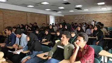 تأثیر درآمد بالای بلاگرها بر نگاه جوانان به تحصیلات دانشگاهی