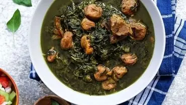 ناهارت با من: شاهکار آشپزی ایرانی؛ رموز پخت خورش آلو اسفناج مجلسی و جاافتاده