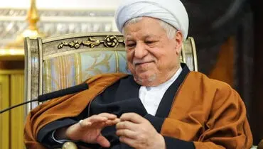عکس جالب و متفاوت هاشمی رفسنجانی در حال پریدن از رودخانه