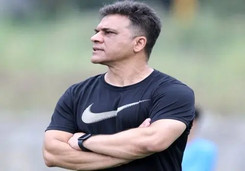 سرمربی شمس‌آذر: آنفولانزا تیم  من را از پا انداخت

