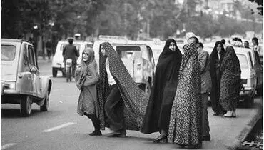 صدور اولین گواهینامه بعد از انقلاب برای یک خانم+ عکس