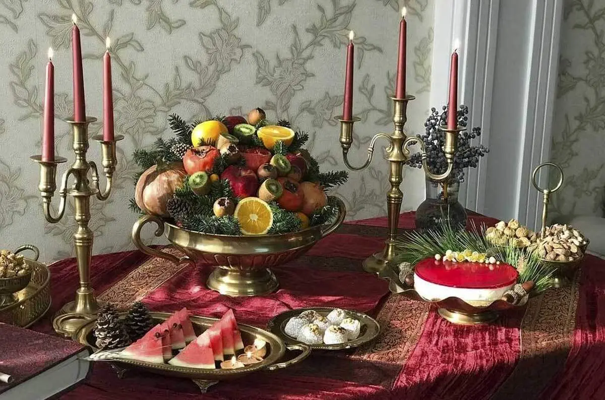 تزیین سفره شب یلدا ۱۴۰۴؛ ایده‌های محبوب سال + عکس
