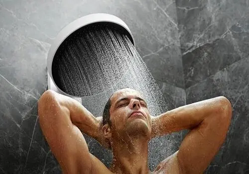 این کار اشتباه بعد حمام ممنوع است