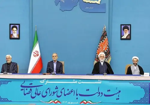 

برگزاری مراسم جشن استقلال کانون وکلا با حضور رئیس قوه قضائیه 