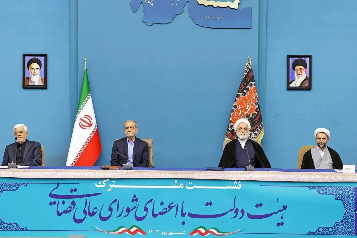 باید به رغم وجود اختلاف سلایق، با همدلی و همگرایی و هم‌افزایی، امور کشور و مردم را به پیش ببریم 

