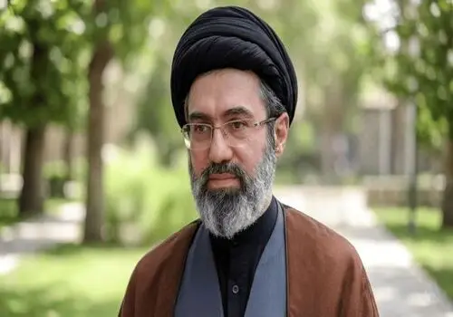 رهبر انقلاب اسلامی: معلمان مؤثرترین حلقه در نبرد فرهنگی و کارگران از مؤثرترین عناصر در نبرد اقتصادی خواهند بود