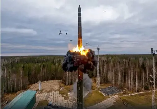 پوتین تهدیدش را عملی کرد/ موشک هسته ای روسیه آماده شلیک شد