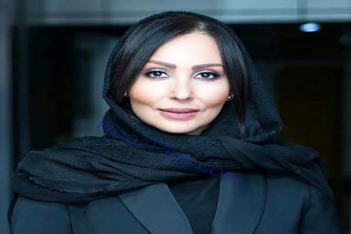 استایل پرستو صالحی با مانتوی اپل دار و مدل موی اوشینی