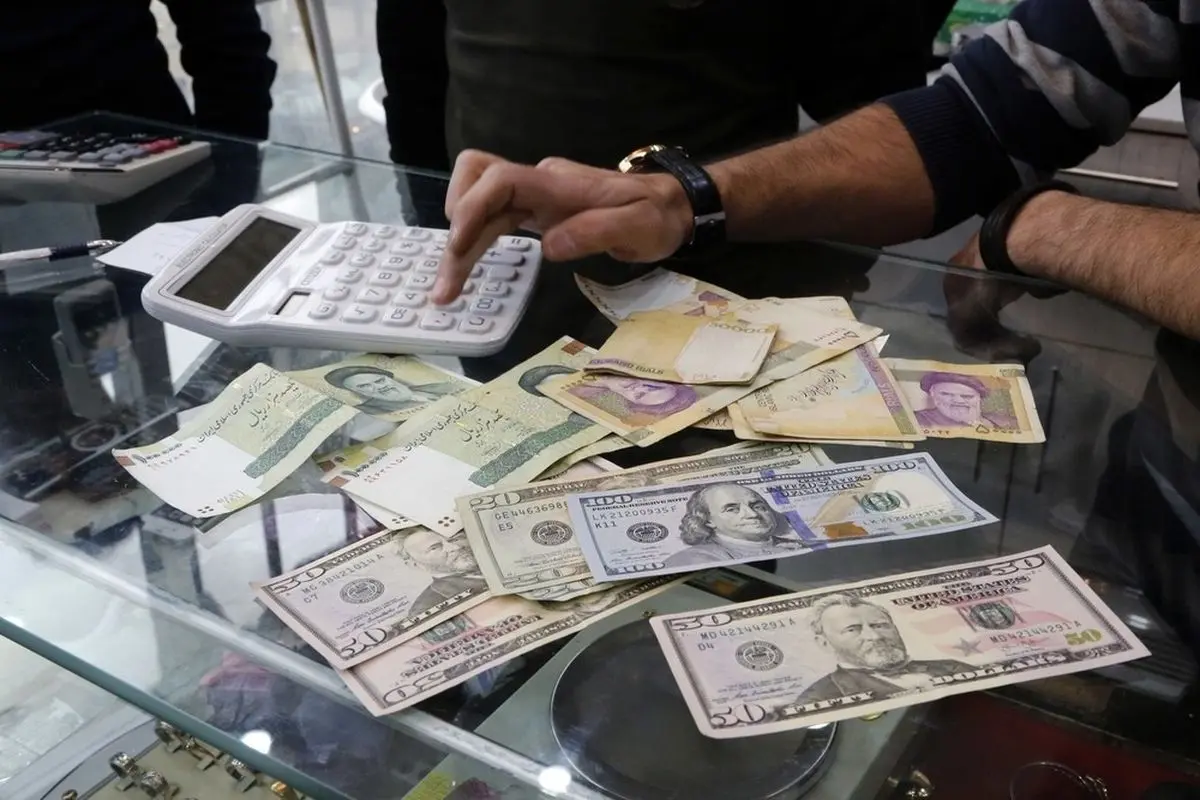 مکانیسم ماشه، تکذیب شد اما اثرش ماند؛ دلار دوباره اوج گرفت