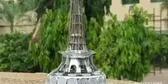 خودرویی پوشیده از هزاران سکه؛ ابتکار متفاوت یک پاکستانی برای جشن استقلال