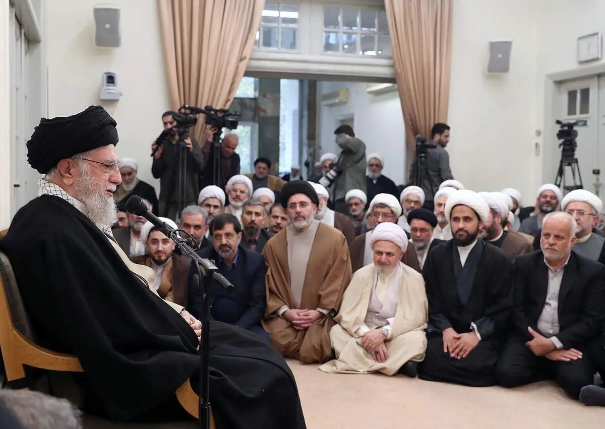 رهبر انقلاب: حوزه علمیه وامدار آیتالله جوادیآملی است