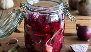 طرز تهیه ترشی پیاز و لبو؛ یک ترشی خوشرنگ و پاییزی