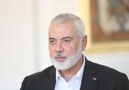 پل طبیعت به نشانۀ خون‌خواهی شهید اسماعیل هنیه قرمز شد + عکس