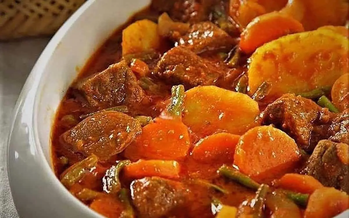 دستور پخت خوراک لوبیا سبز مجلسی با طعم دلچسب 